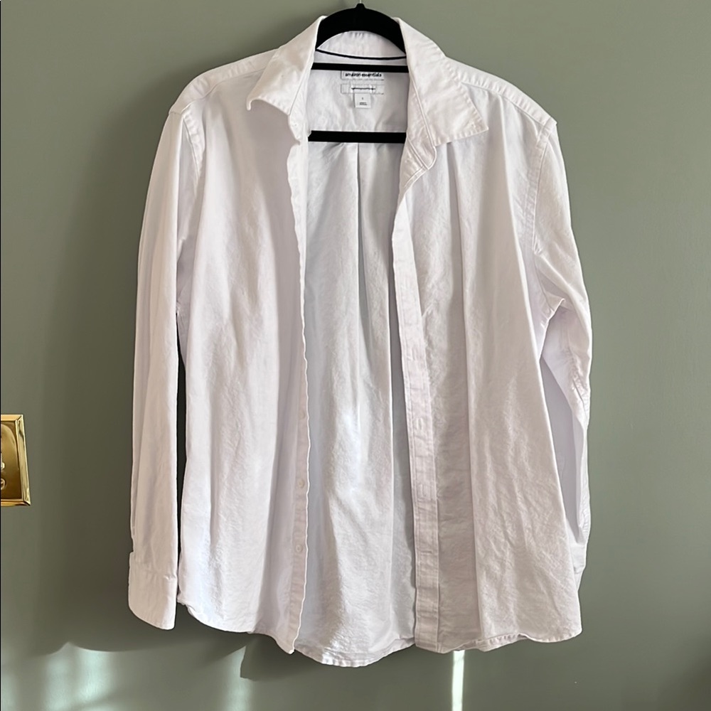 Amazon Basics White Button-Up Shirt
